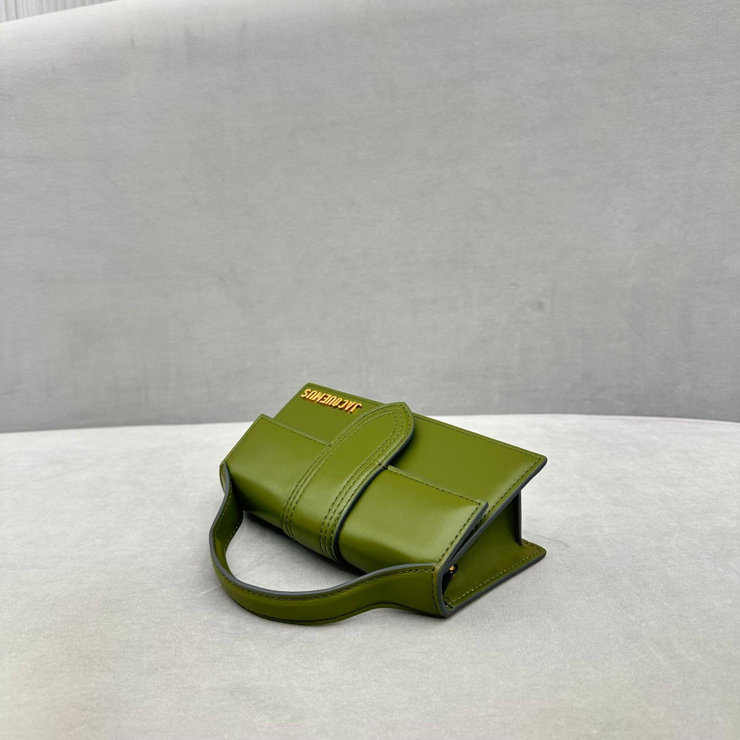 Jacquemus Le Grand Bambino - FashionPlug