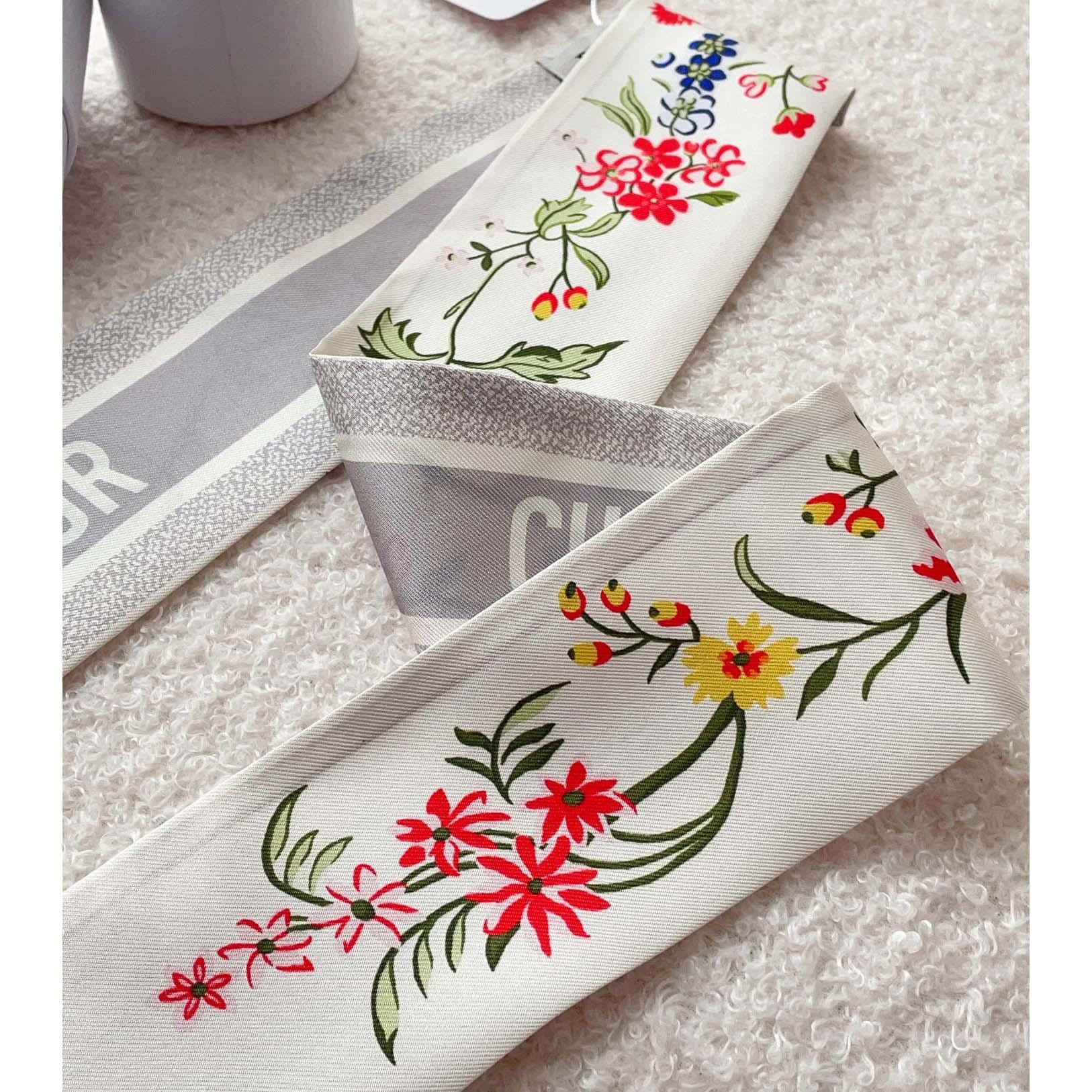 Dior Petites Fleurs Mitzah Scarf - FashionPlug