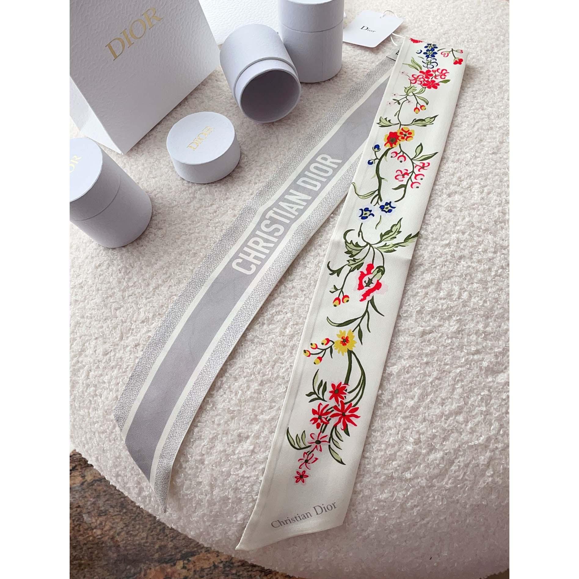 Dior Petites Fleurs Mitzah Scarf - FashionPlug