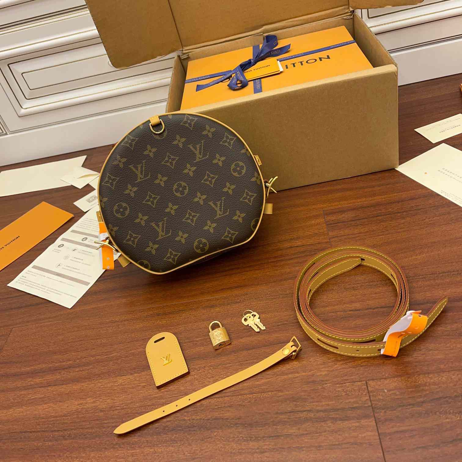 Louis Vuitton Boite Chapeau Souple MM   M45647 - FashionPlug