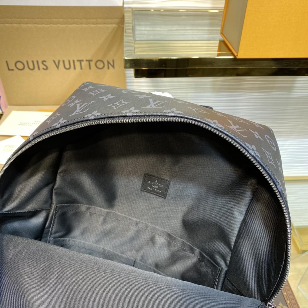 Louis Vuitton Discovery Backpack   M45218 - FashionPlug