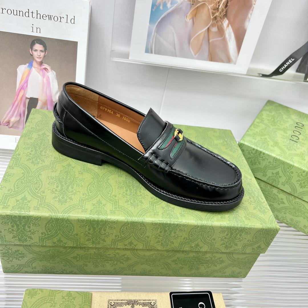 Gucci Loafer With Interlocking G - FashionPlug