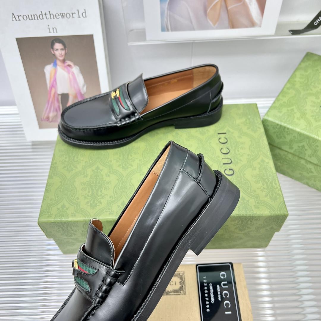 Gucci Loafer With Interlocking G - FashionPlug