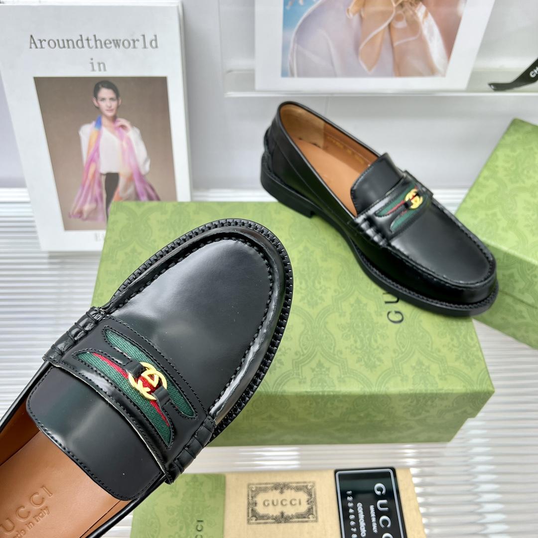 Gucci Loafer With Interlocking G - FashionPlug