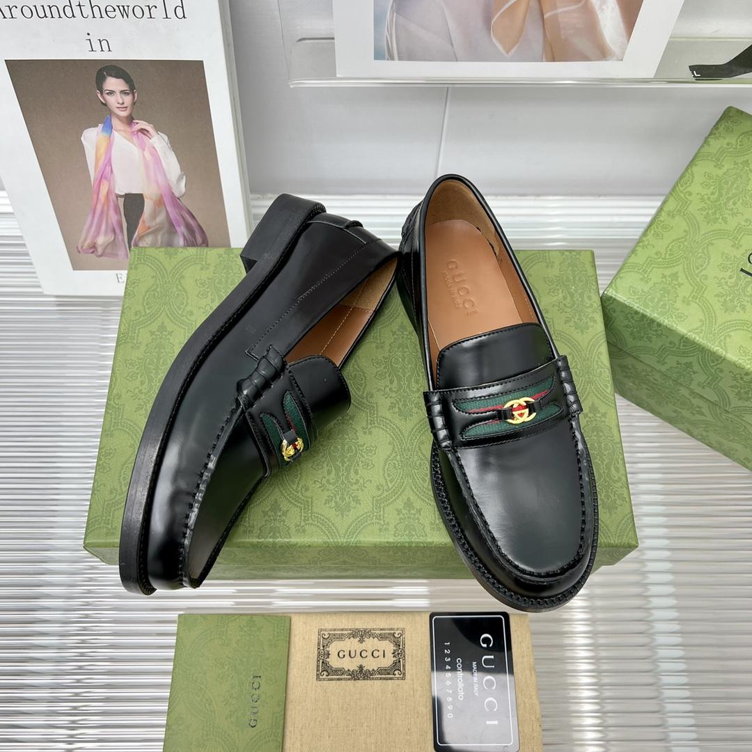 Gucci Loafer With Interlocking G - FashionPlug