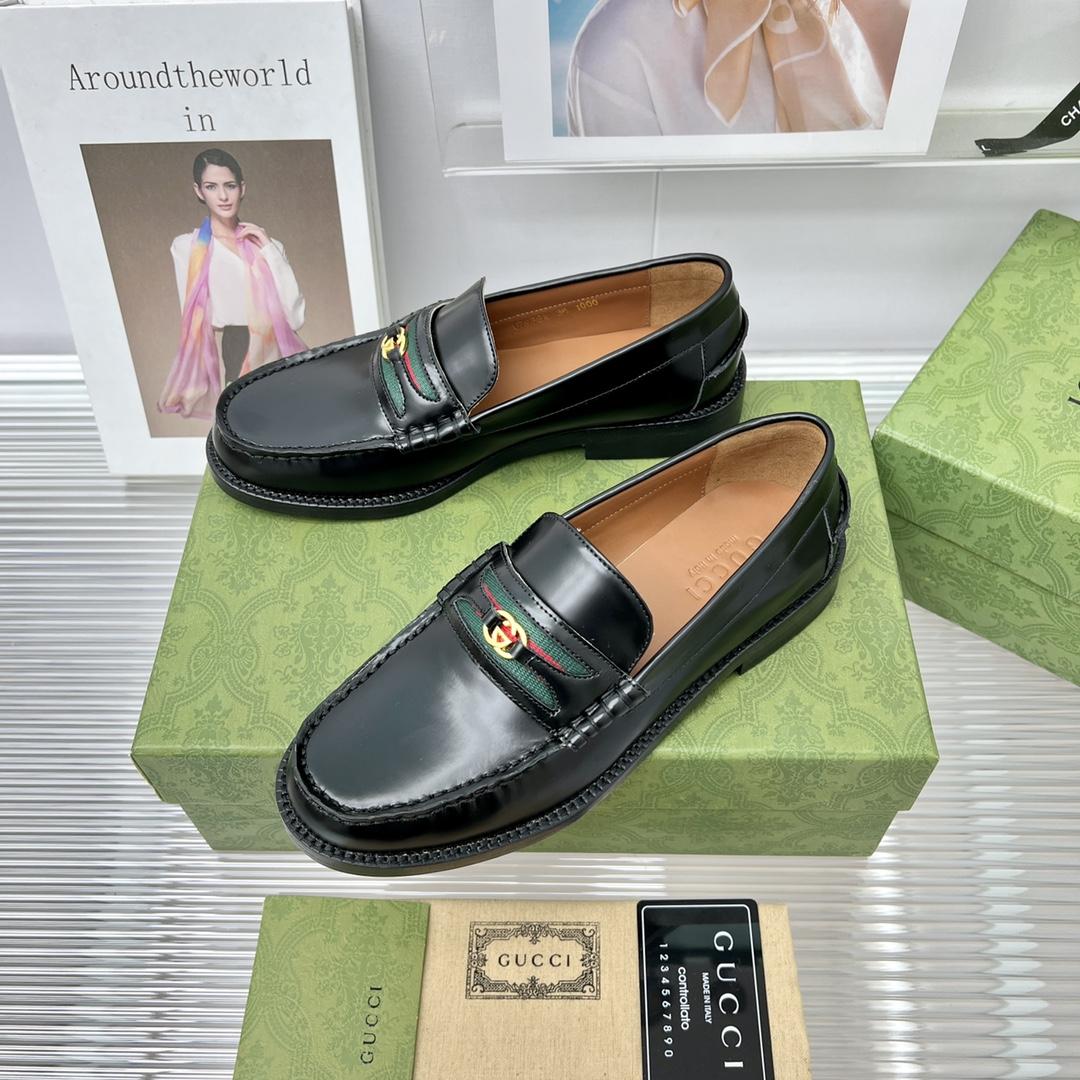 Gucci Loafer With Interlocking G - FashionPlug