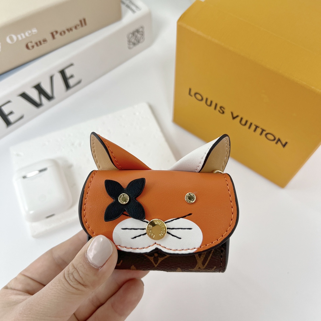Louis Vuitton Cat Earpods Case    GI0862 - FashionPlug