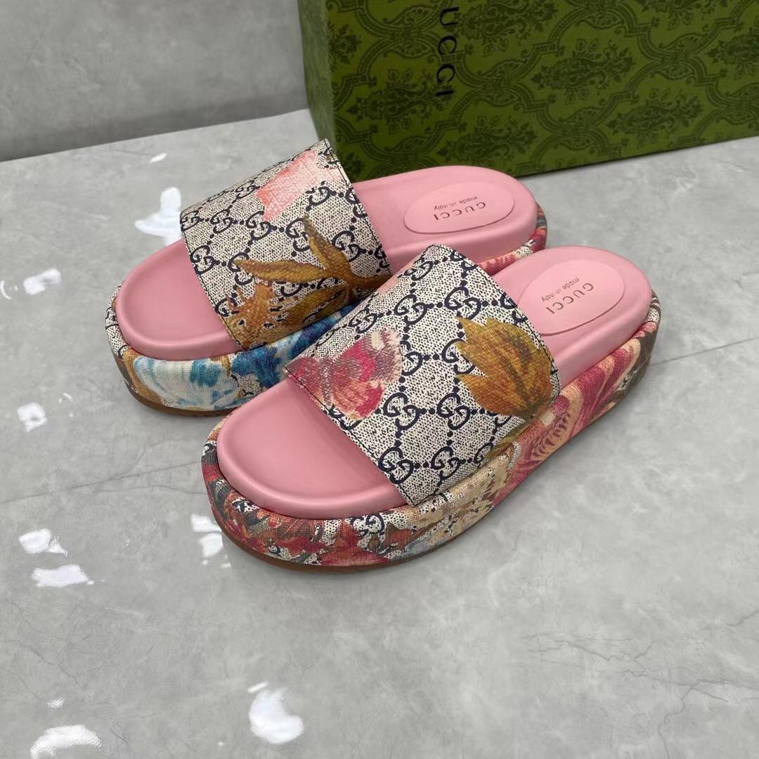 Gucci Online Exclusive Women's Flora Sandal - FashionPlug