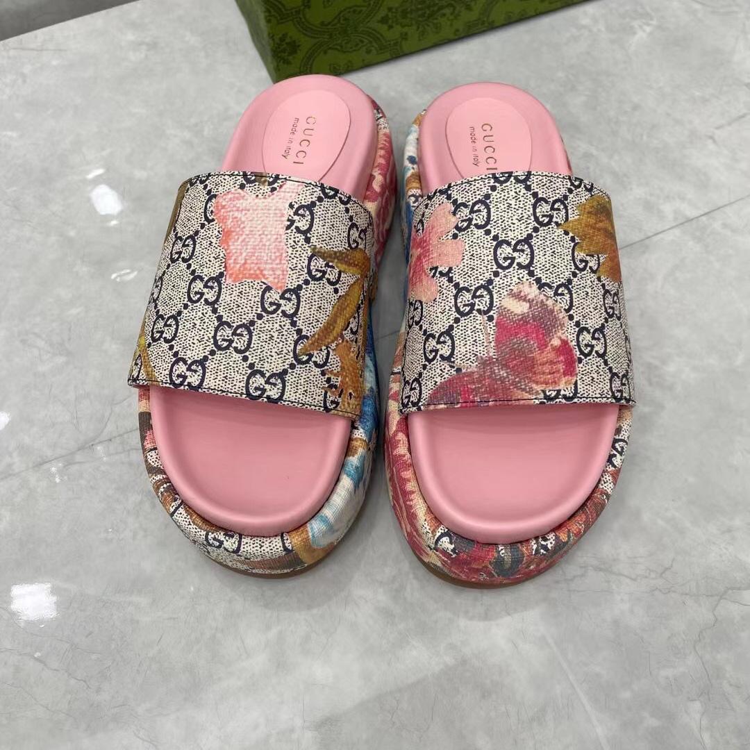 Gucci Online Exclusive Women's Flora Sandal - FashionPlug