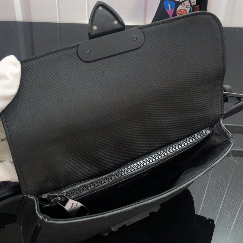 Louis Vuitton S Lock Sling Bag  (21-15-4cm)   M58487 - FashionPlug