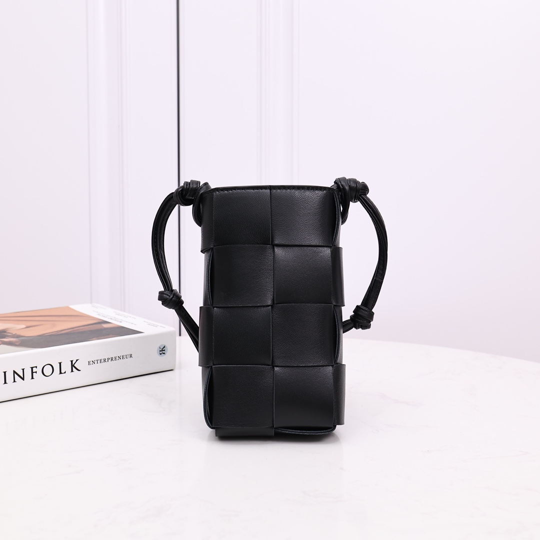Bottega Veneta Phone Pouch - FashionPlug