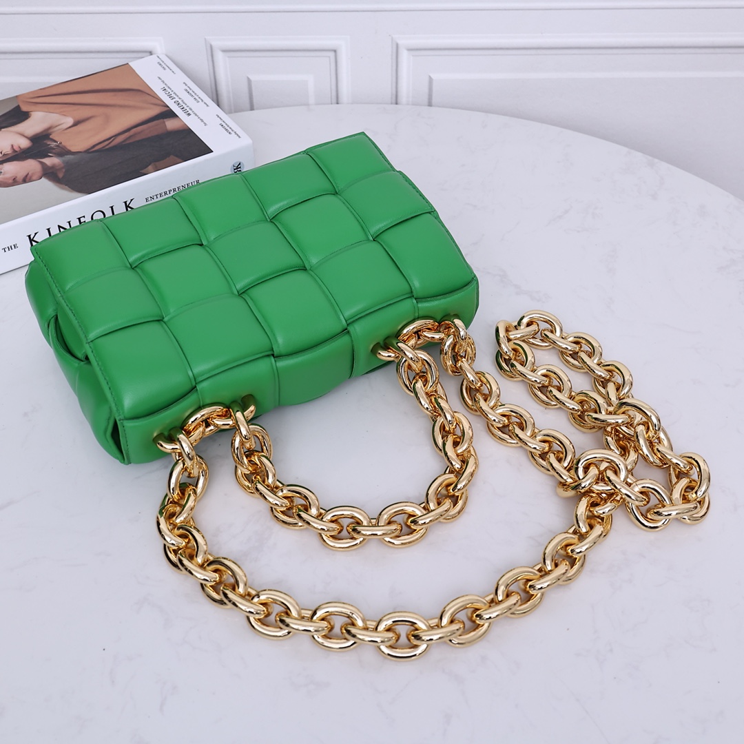 Bottega Veneta Chain Cassette - FashionPlug