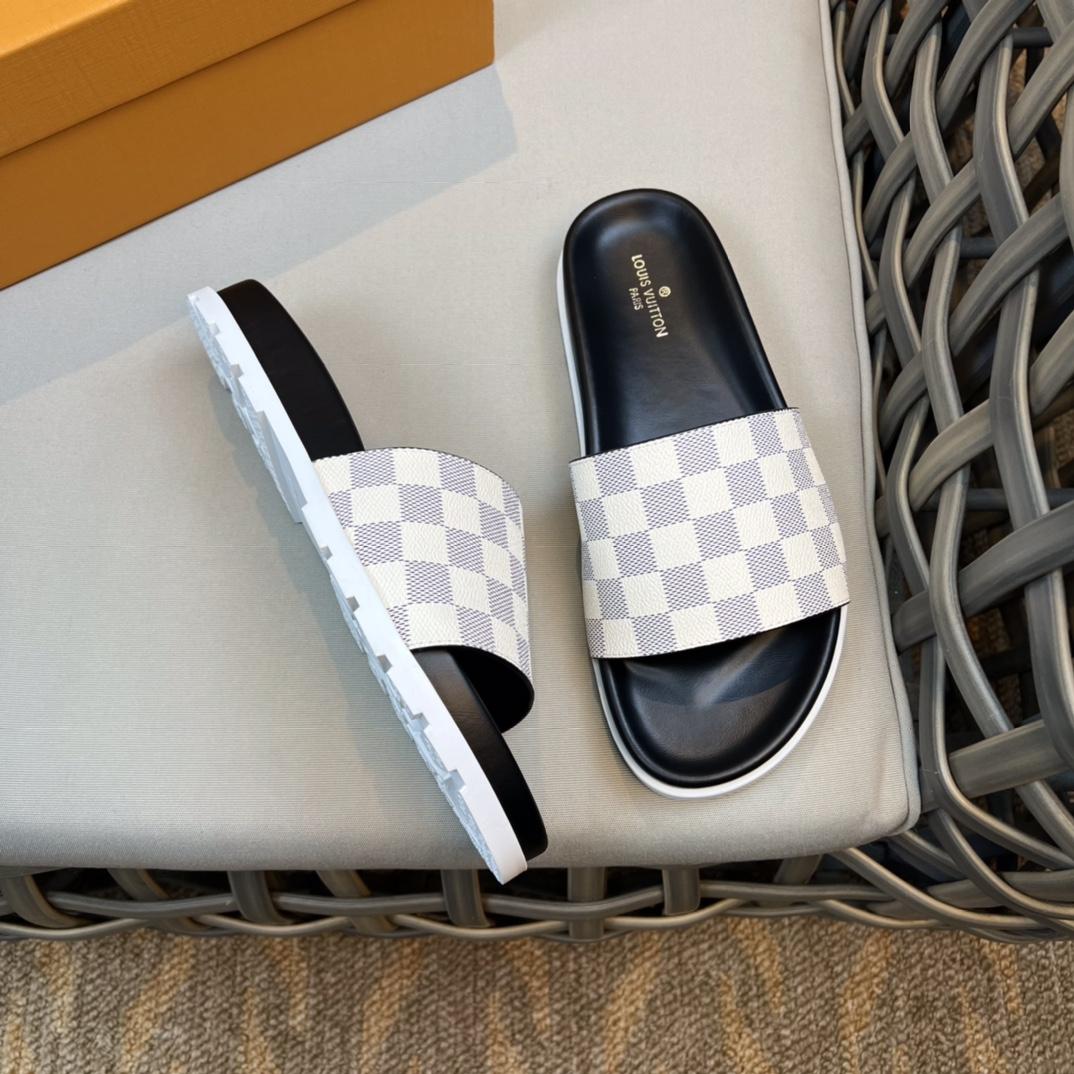 Louis Vuitton Sandals - FashionPlug