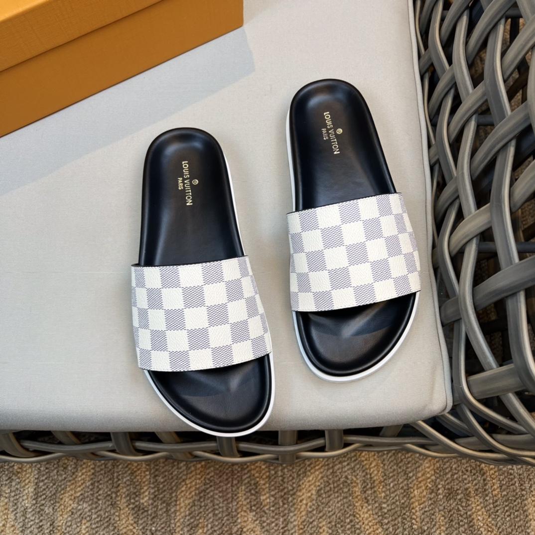 Louis Vuitton Sandals - FashionPlug