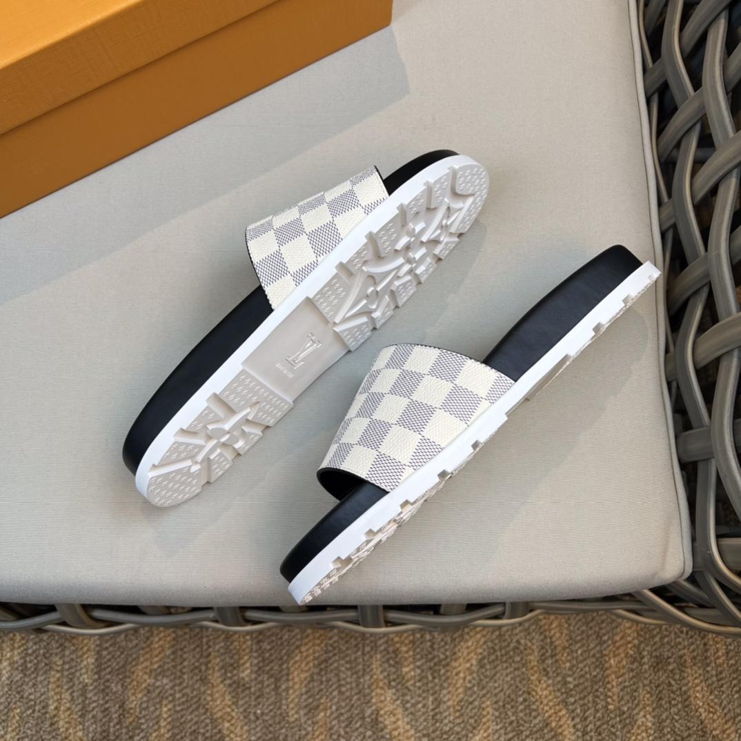 Louis Vuitton Sandals - FashionPlug