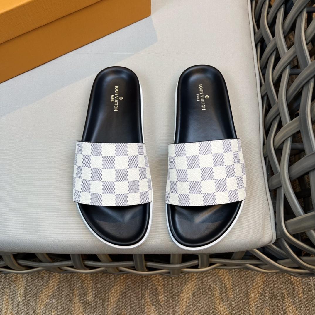 Louis Vuitton Sandals - FashionPlug