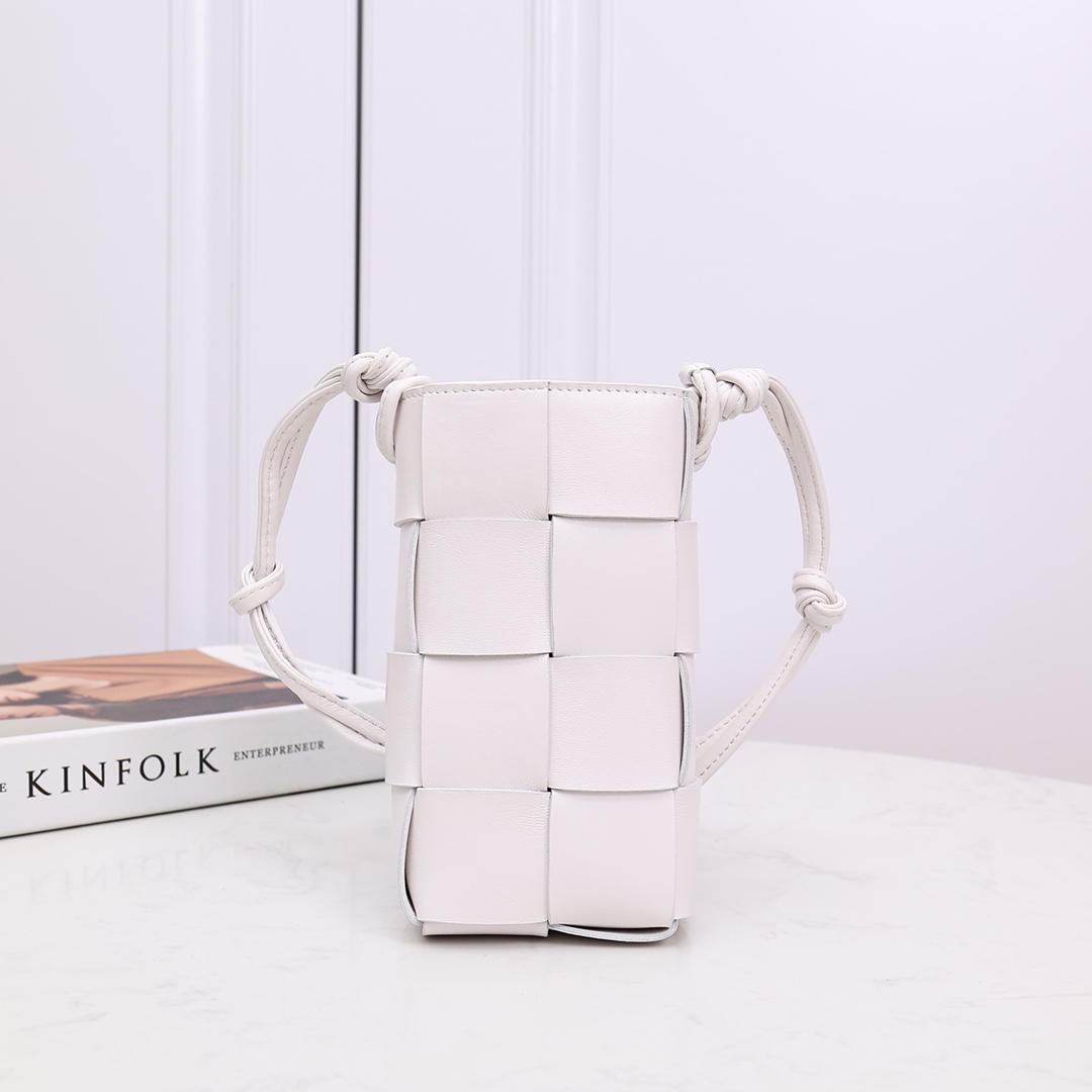 Bottega Veneta Phone Pouch - FashionPlug