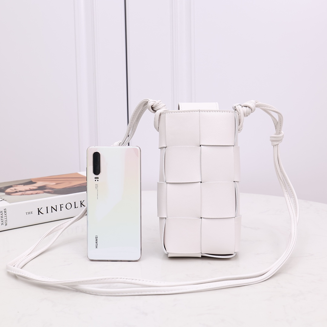 Bottega Veneta Phone Pouch - FashionPlug