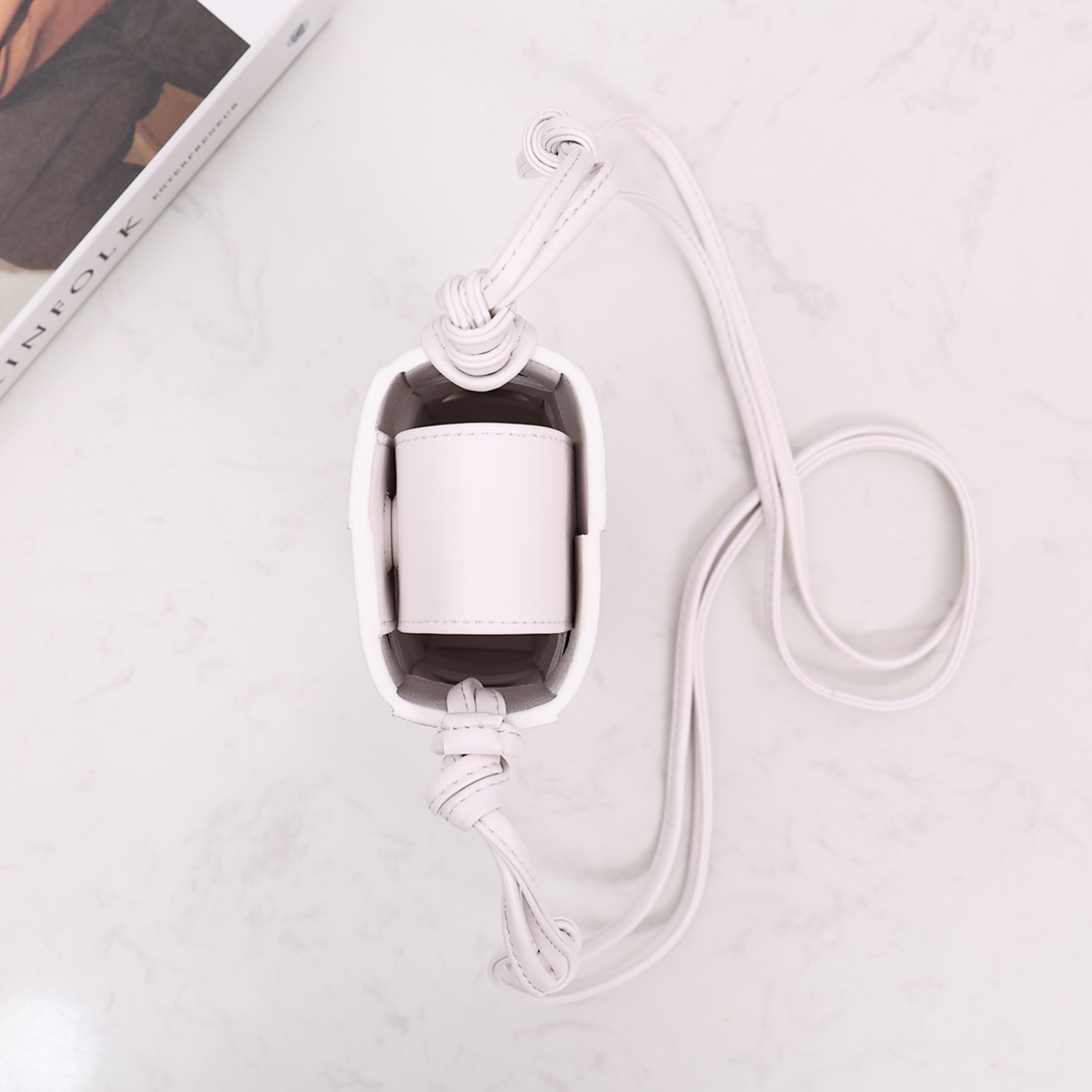 Bottega Veneta Phone Pouch - FashionPlug
