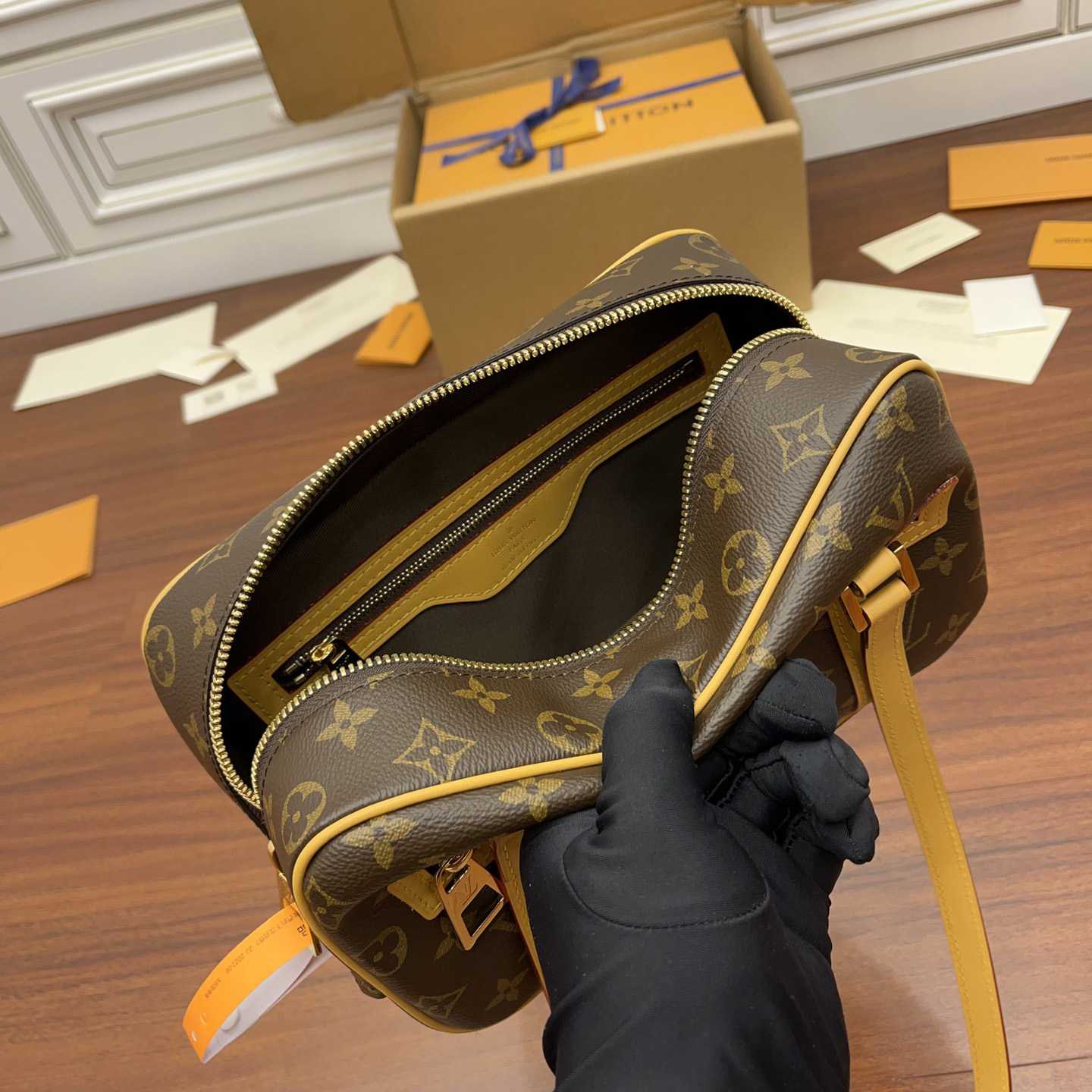 Louis Vuitton Cité    M46321 - FashionPlug