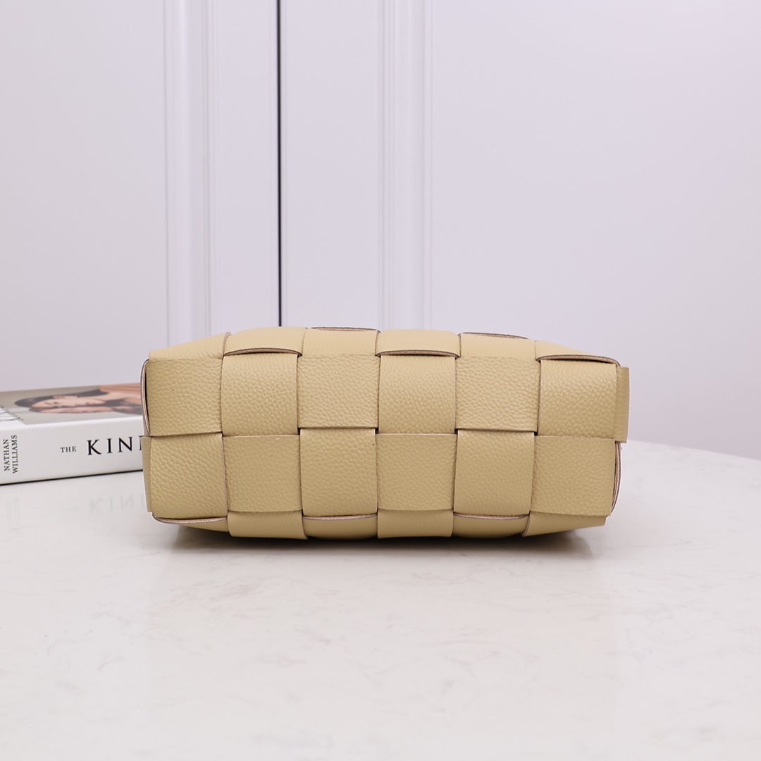 Bottega Veneta Brick Cassette - FashionPlug