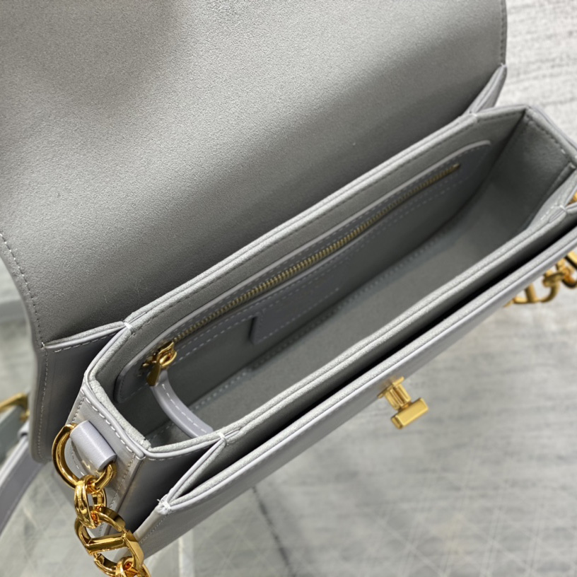 Dior 30 Montaigne Avenue Bag - FashionPlug