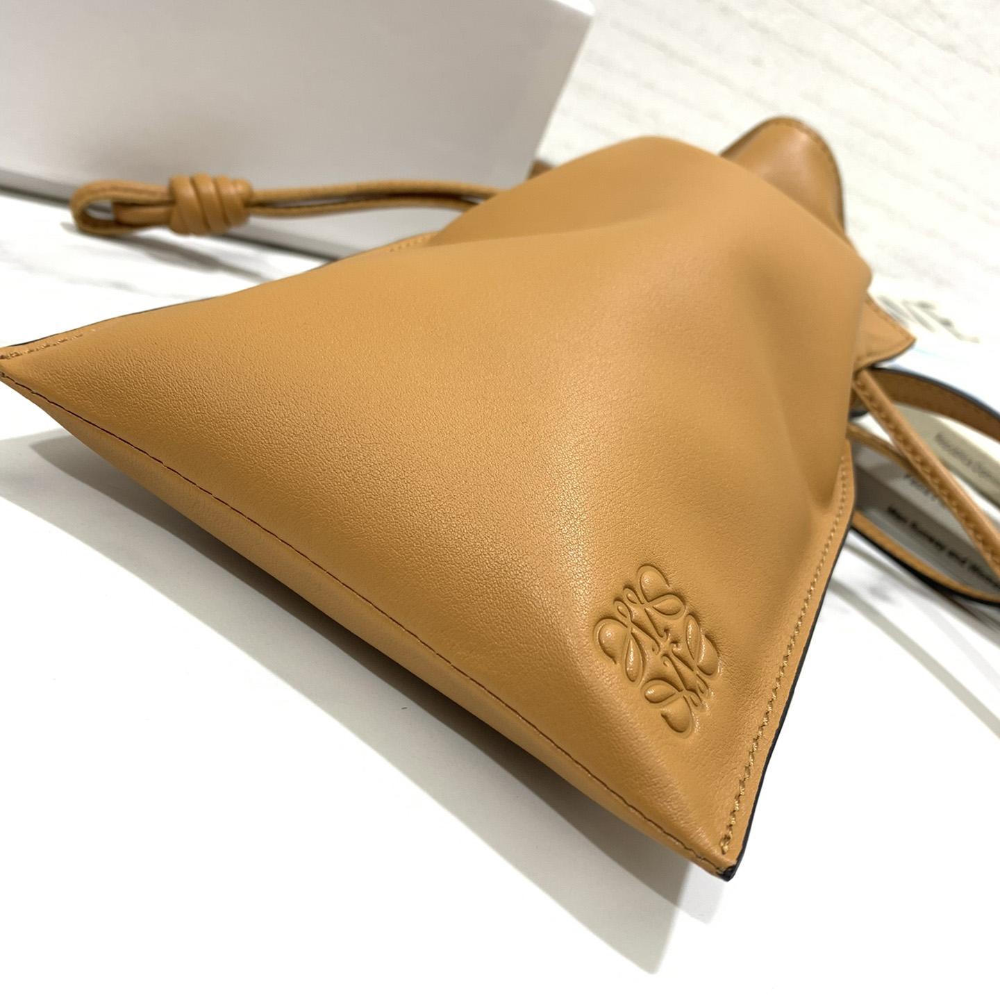 Loewe Flamenco Pocket In Nappa Calfskin - FashionPlug