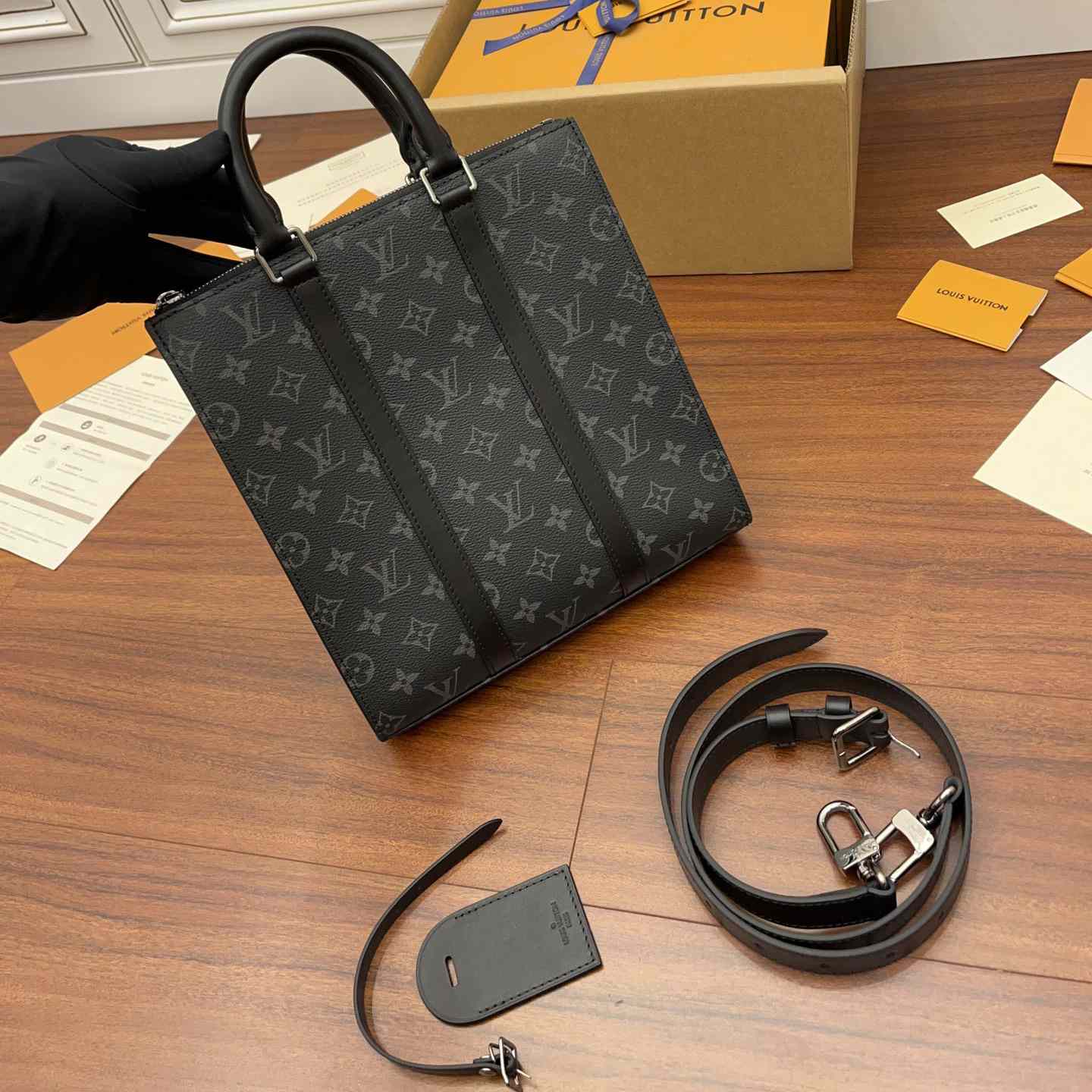 Louis Vuitton Sac Plat Cross Bag (26x28.5x6CM)   M46098 - FashionPlug