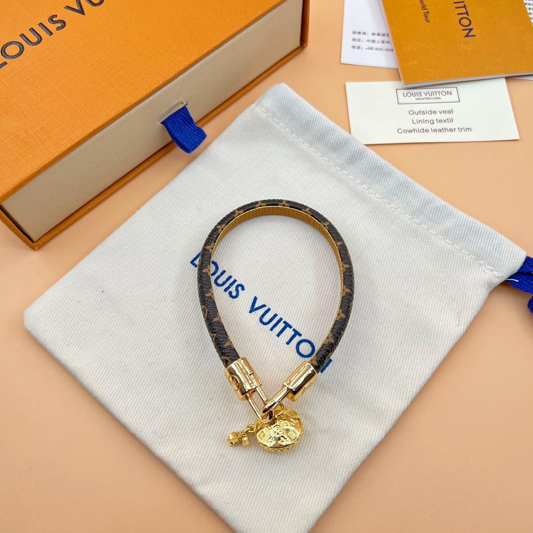 Louis Vuitton LV Cannes Bracelet      - FashionPlug
