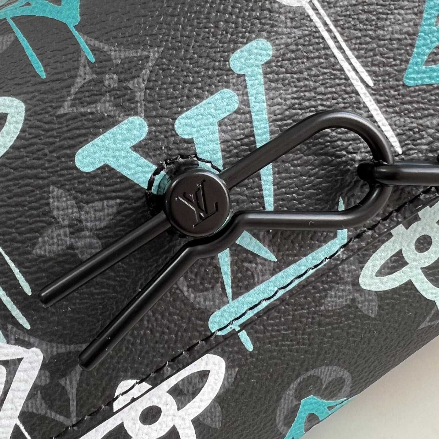 Louis Vuitton Steamer Wearable Wallet     m81852  - FashionPlug
