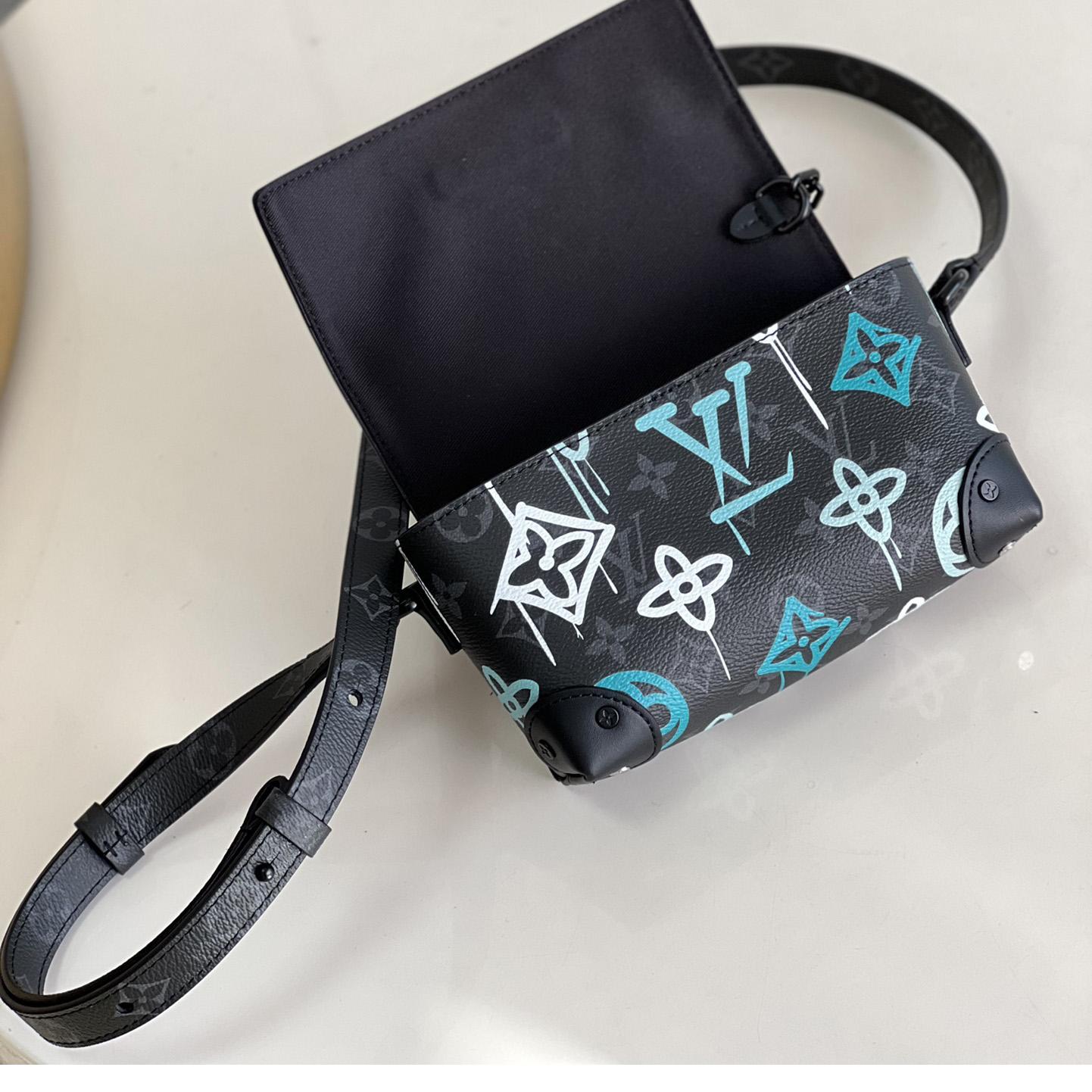Louis Vuitton Steamer Wearable Wallet     m81852  - FashionPlug