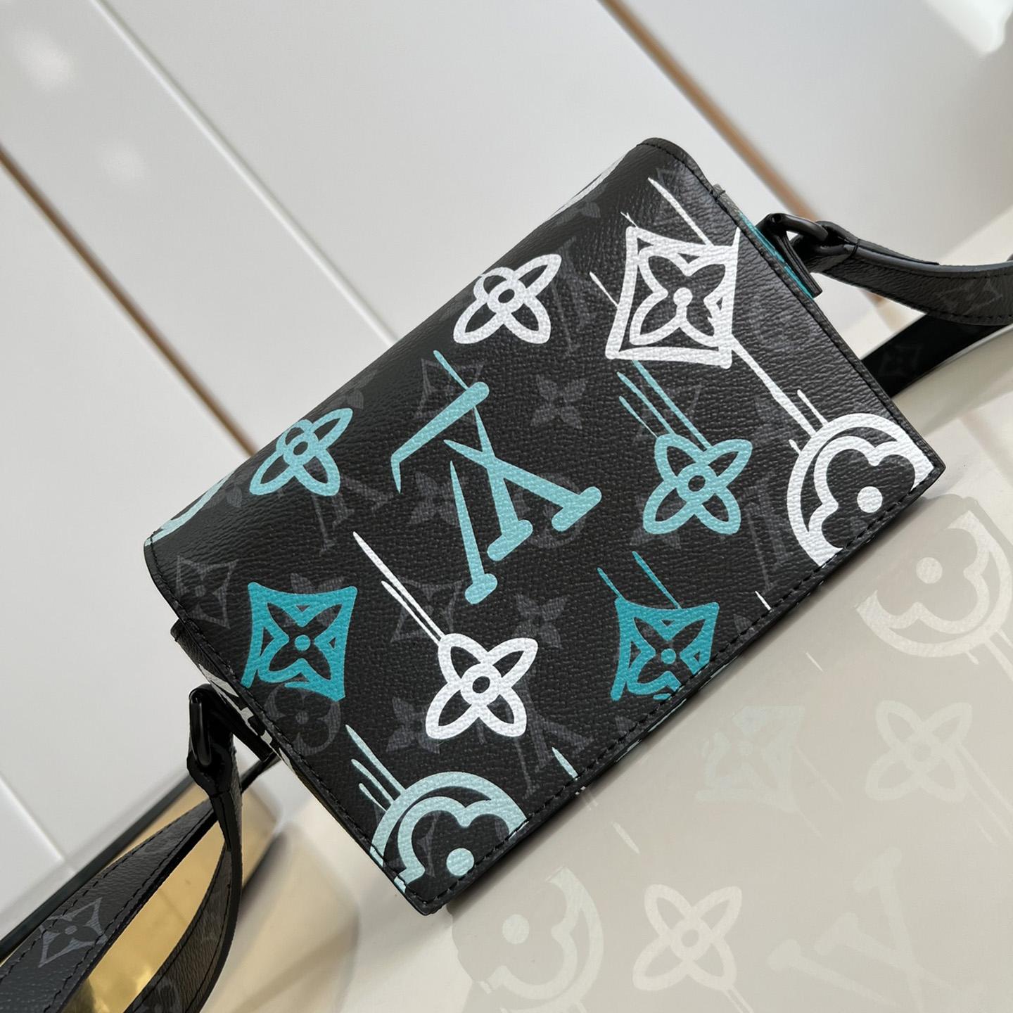 Louis Vuitton Steamer Wearable Wallet     m81852  - FashionPlug
