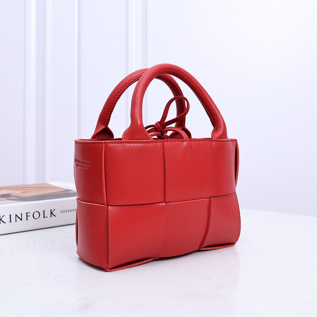Bottega Veneta Candy Arco Tote Bag - FashionPlug