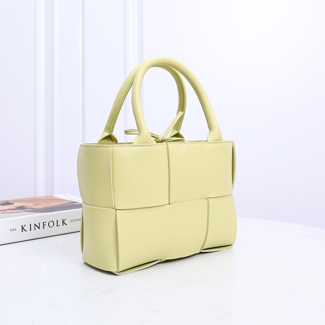 Bottega Veneta Mini Arco Tote Bag - FashionPlug