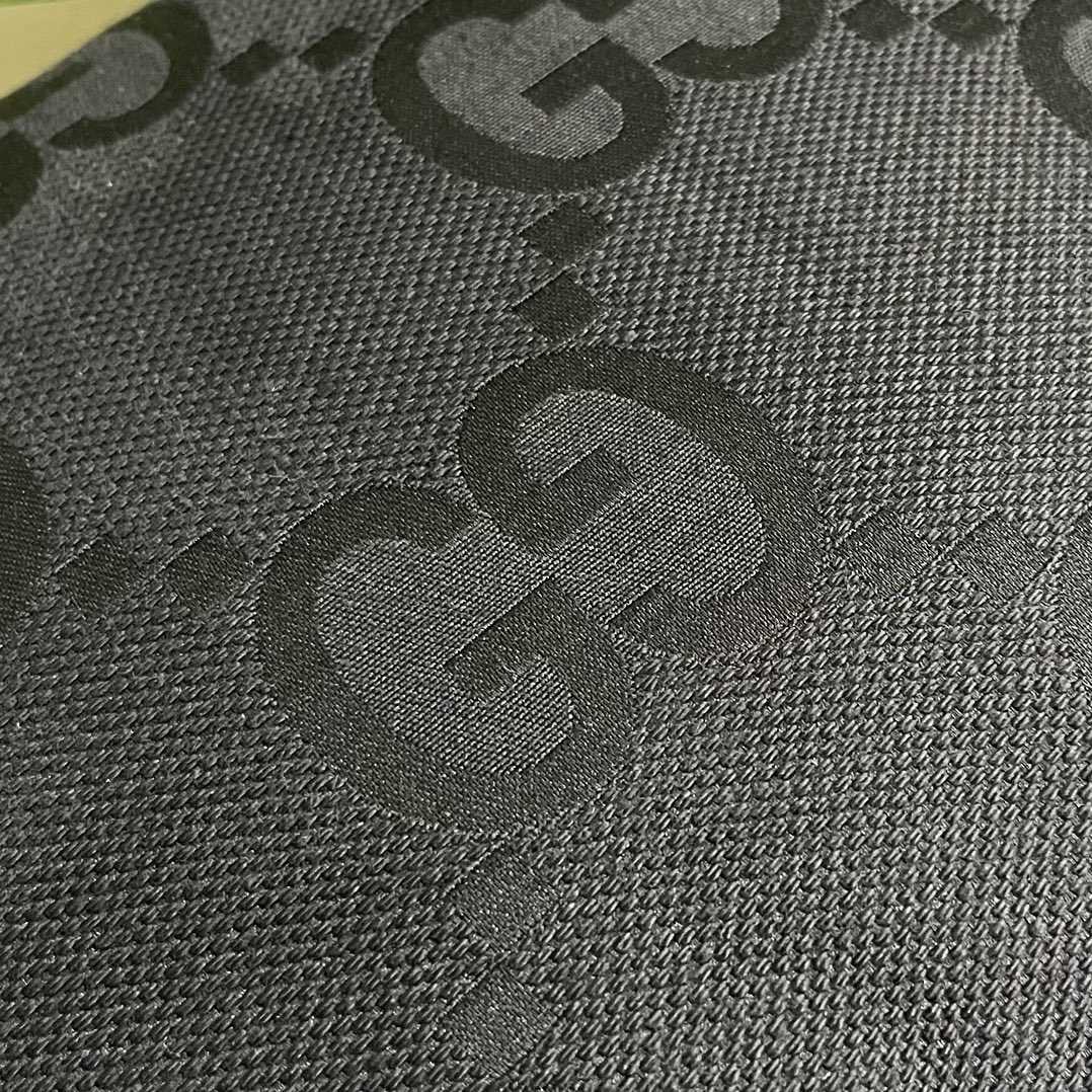 Gucci Jumbo GG Medium Messenger Bag - FashionPlug