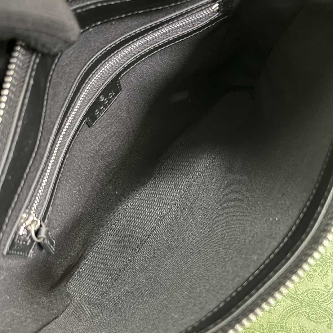Gucci Jumbo GG Medium Messenger Bag - FashionPlug