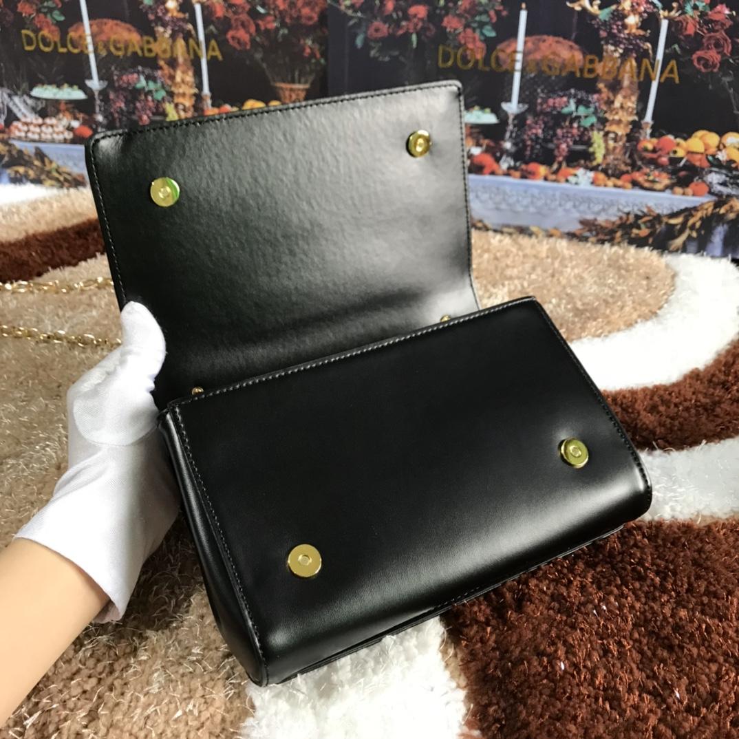 Dolce & Gabbana DG Girls Shoulder Bag In Nappa Color Black(21-4-15cm)  - FashionPlug