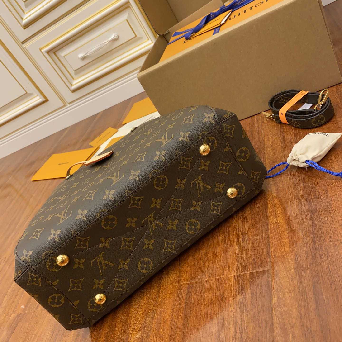 Louis Vuitton Montaigne MM    M41056 - FashionPlug