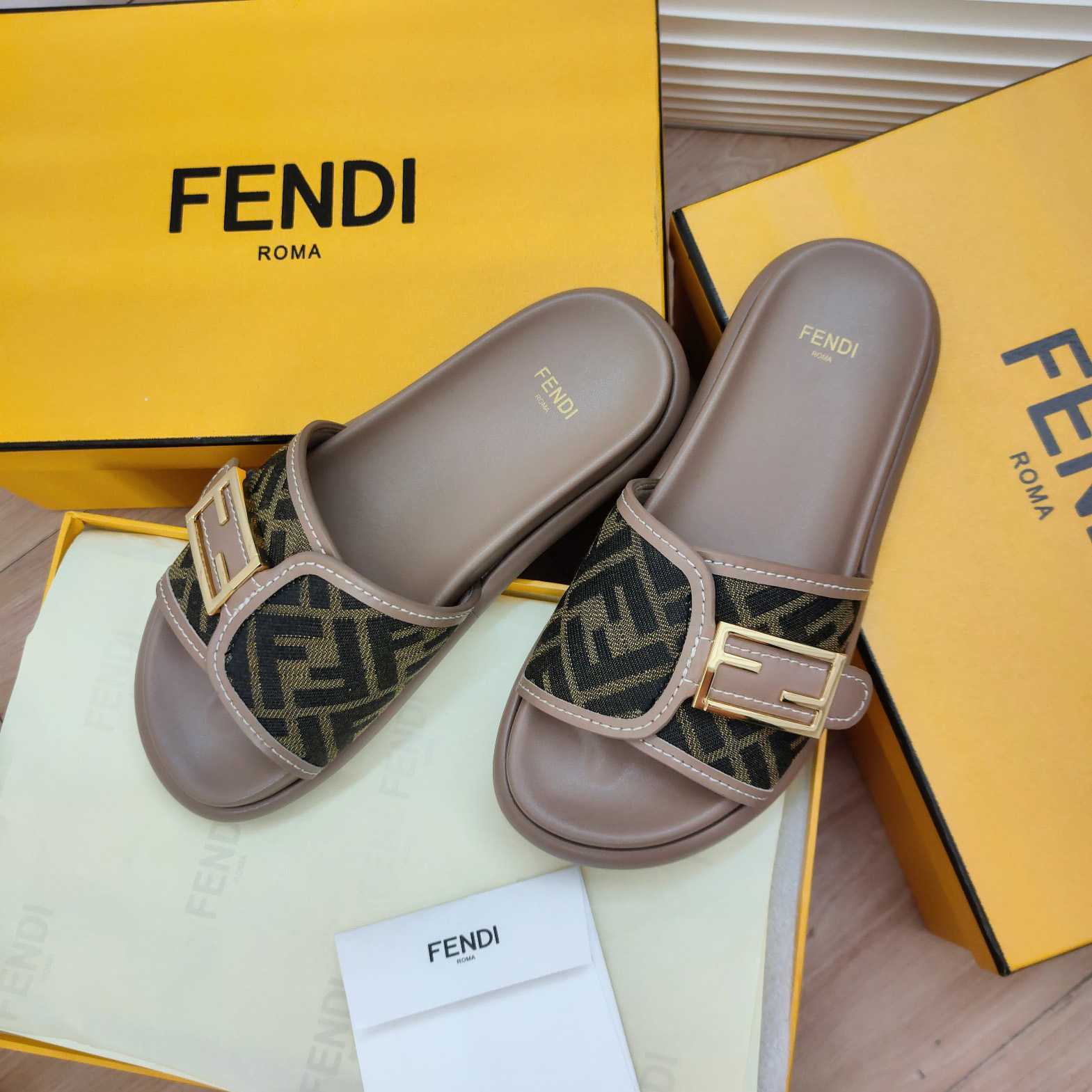 Fendi Feel Fabric Slides - FashionPlug