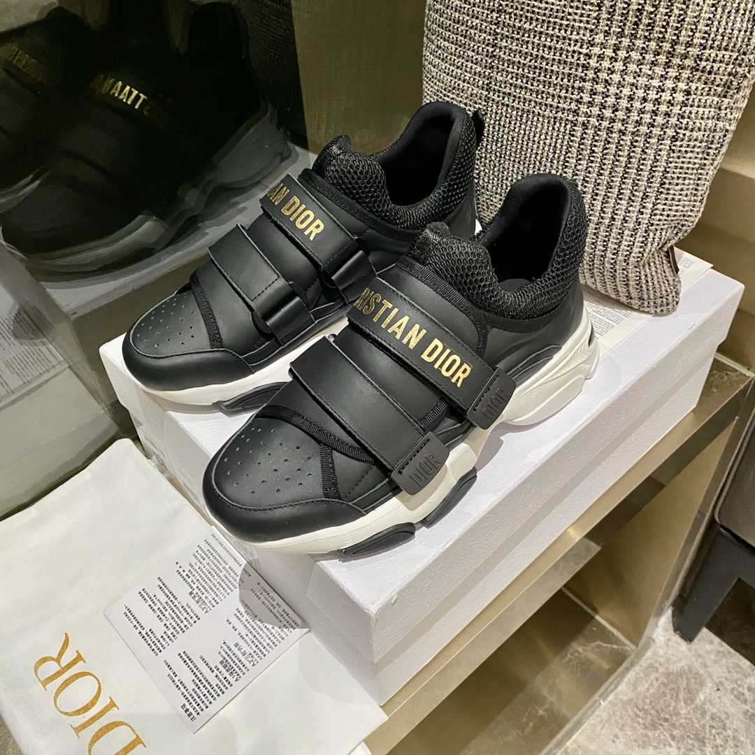 Dior D-Wander Sneaker - FashionPlug