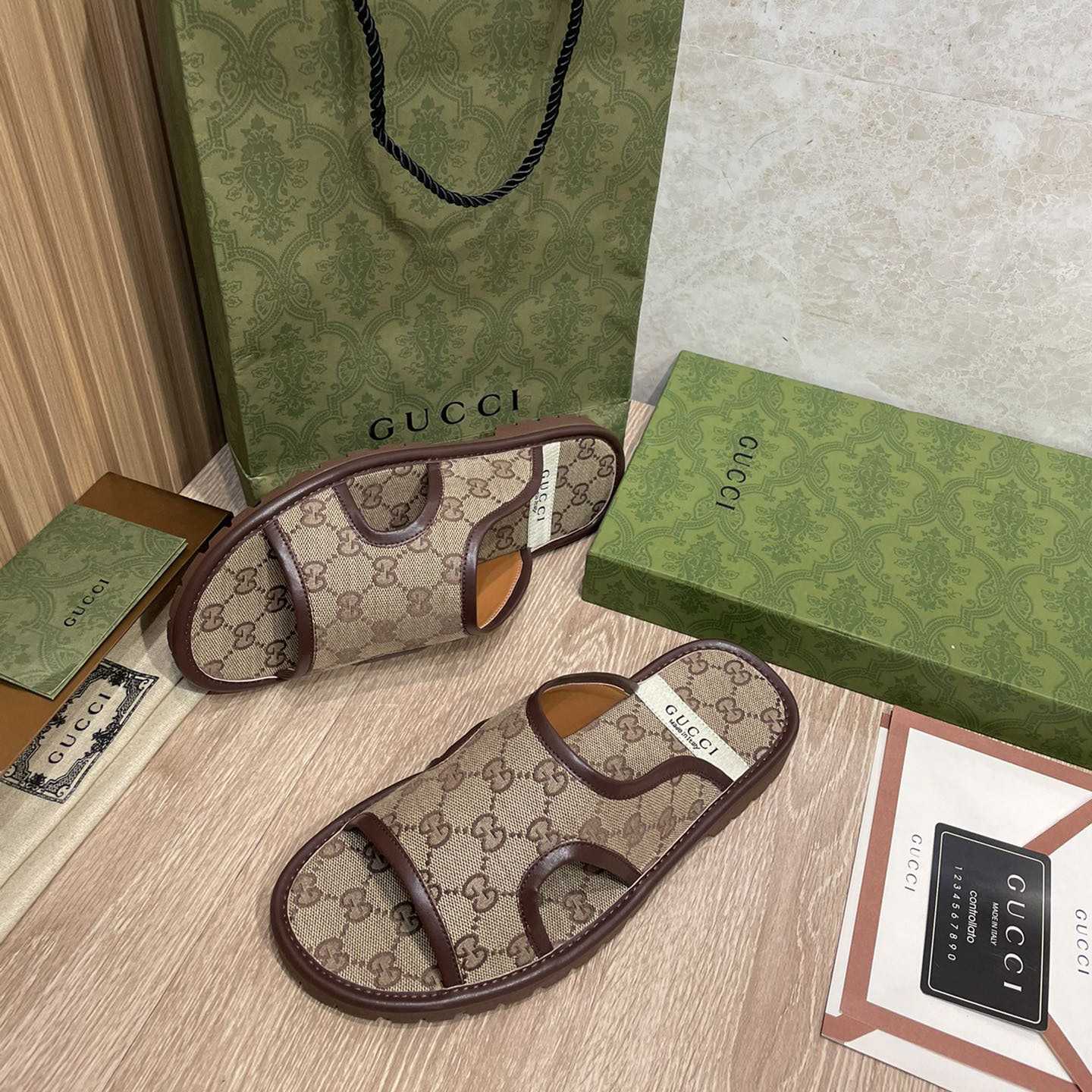 Gucci Sandals - FashionPlug