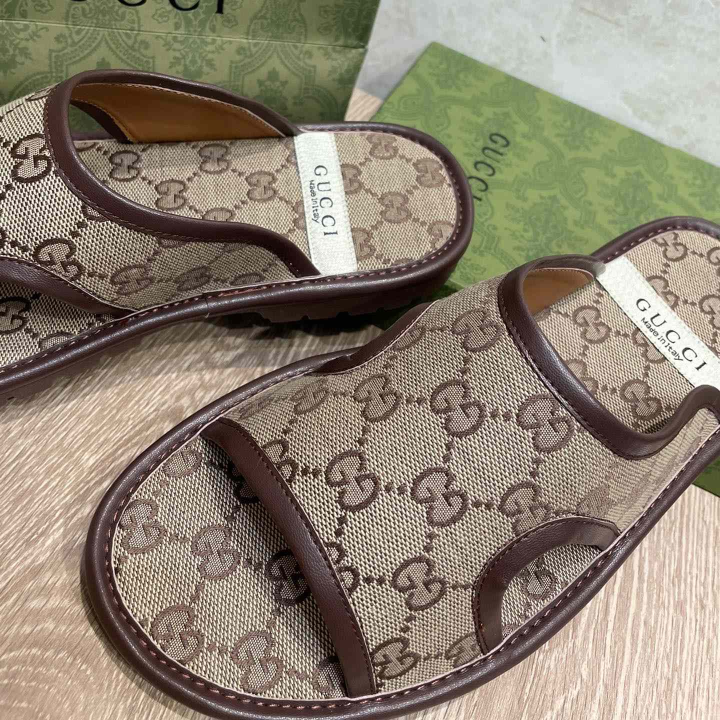 Gucci Sandals - FashionPlug