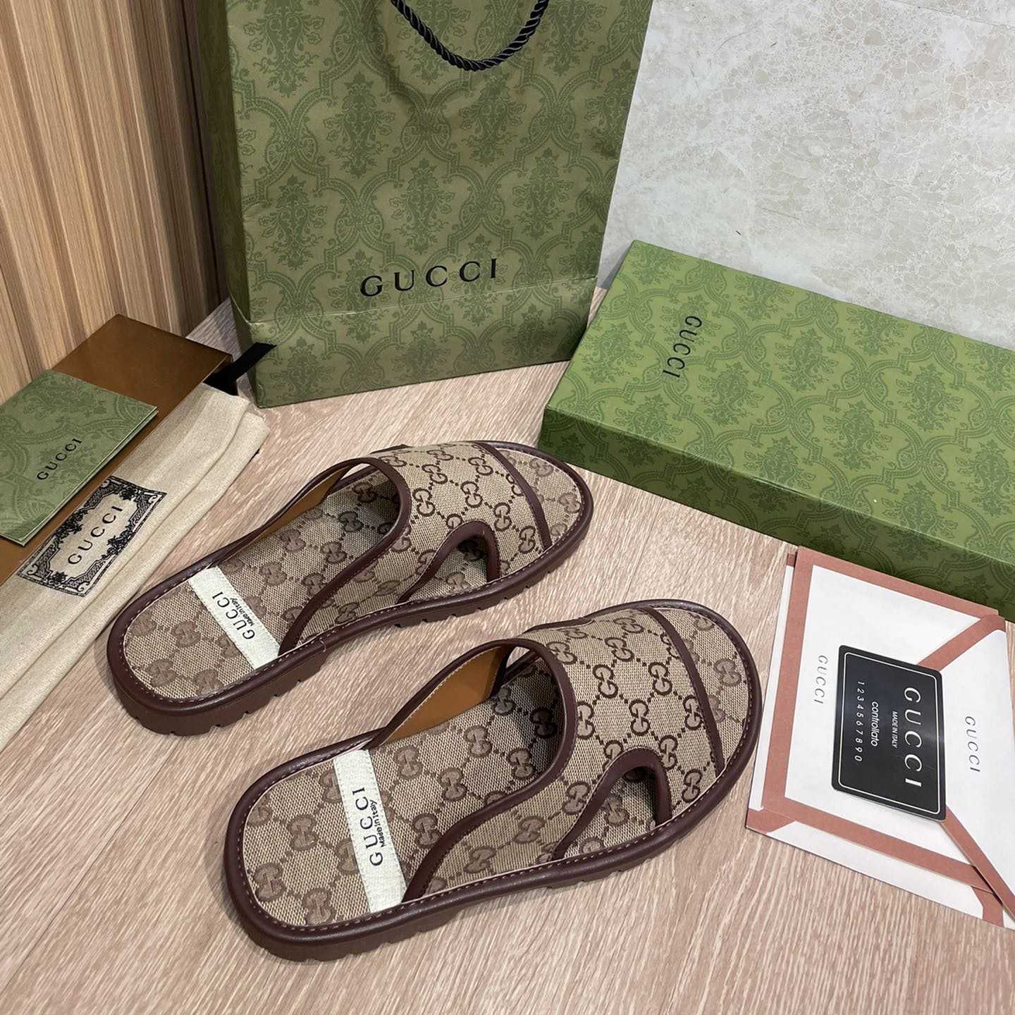 Gucci Sandals - FashionPlug