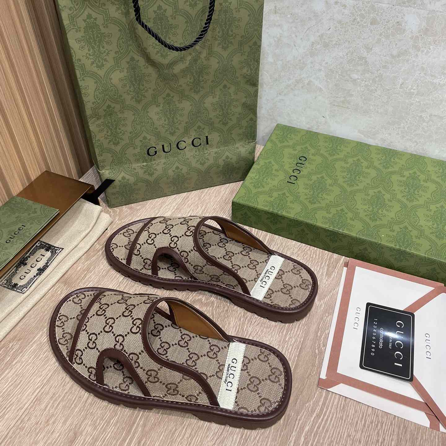 Gucci Sandals - FashionPlug