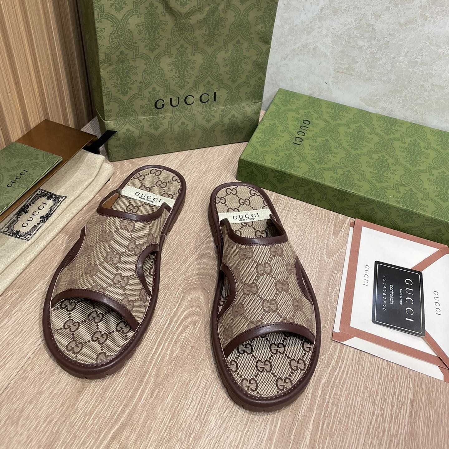 Gucci Sandals - FashionPlug