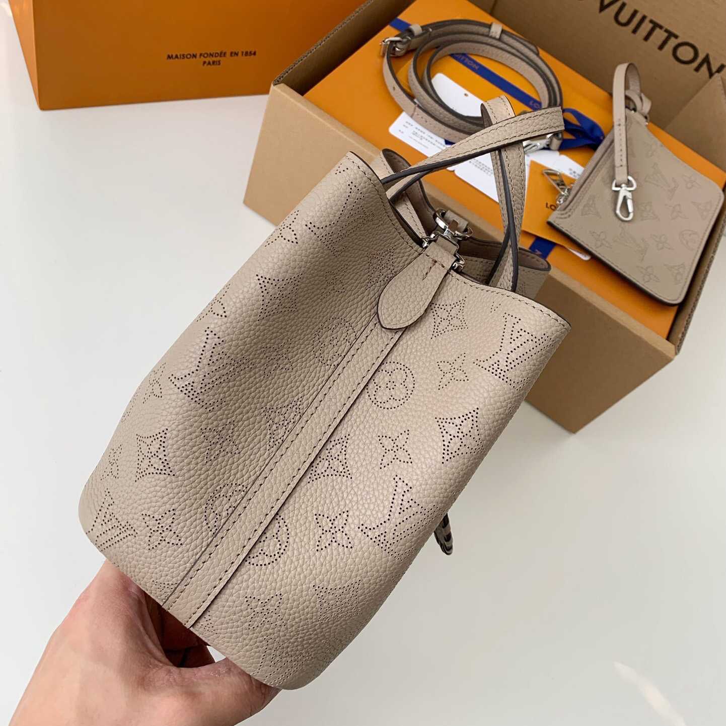 Louis Vuitton Blossom PM   M21849 - FashionPlug