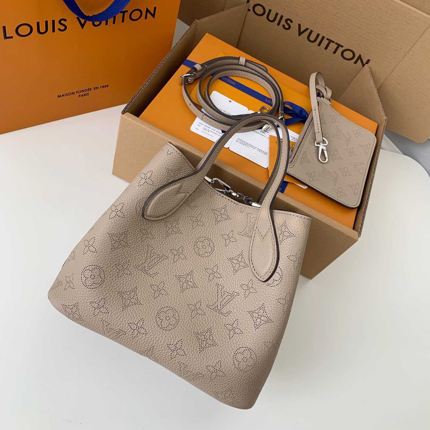 Louis Vuitton Blossom PM   M21849 - FashionPlug
