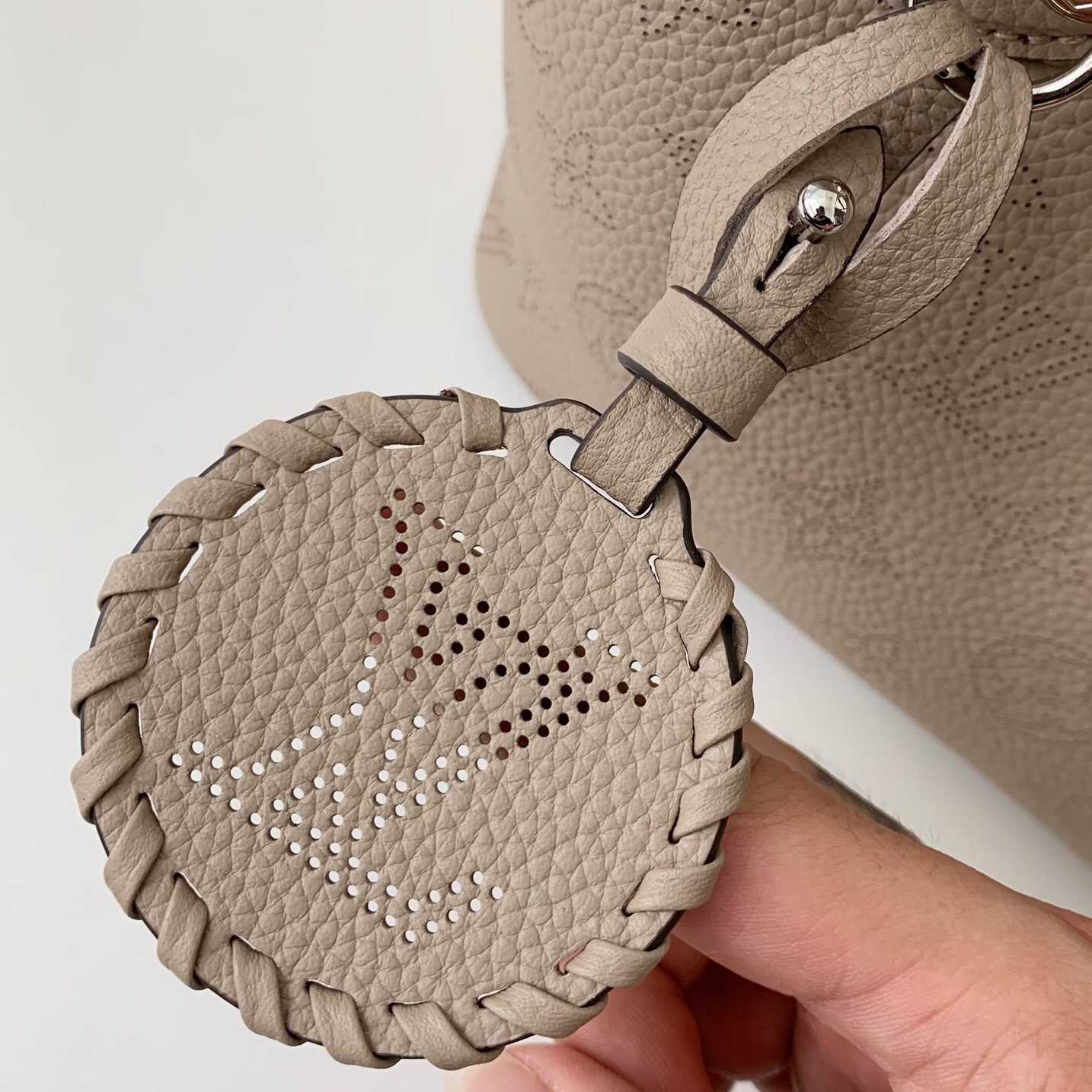 Louis Vuitton Blossom PM   M21849 - FashionPlug