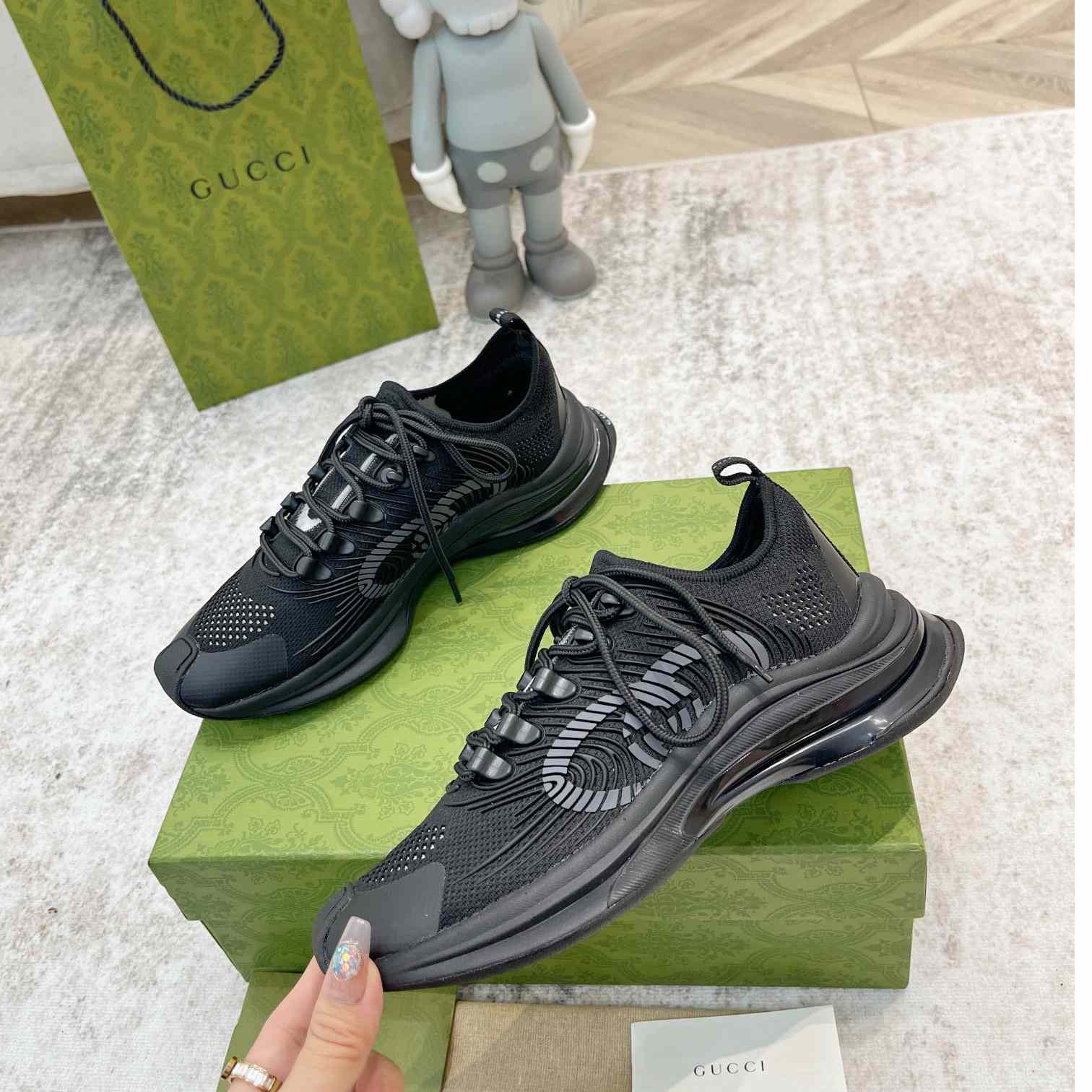 Gucci Run Sneaker  - FashionPlug