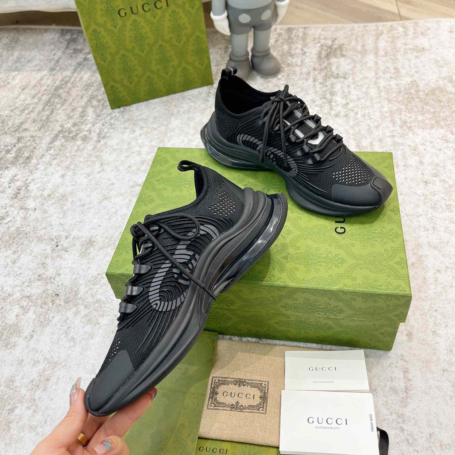 Gucci Run Sneaker  - FashionPlug